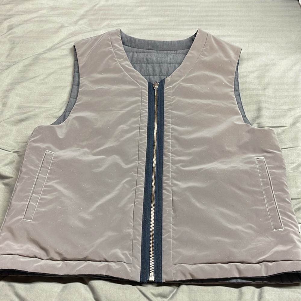 NEW Lululemon Reversible Reflective and Denim Vest Size Small